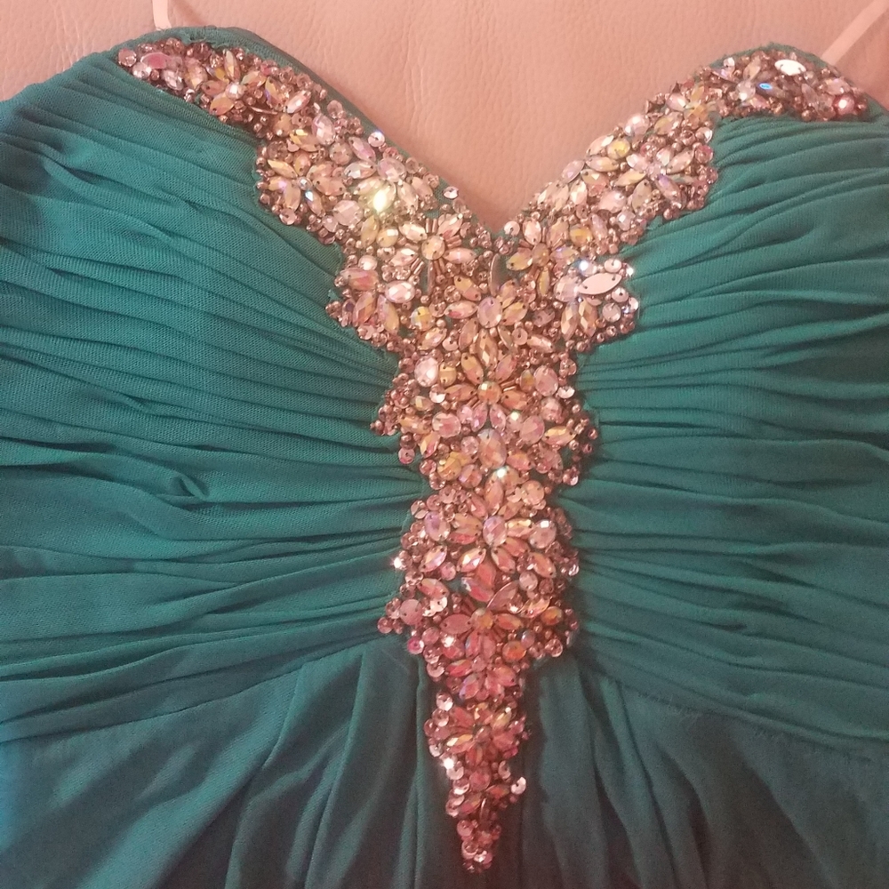 Dress - Picture 4 of 4